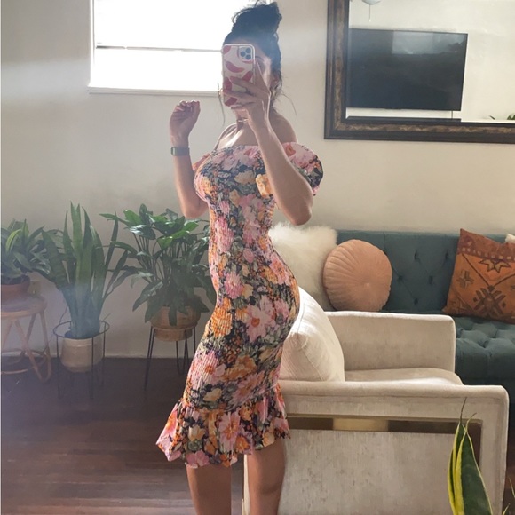 Dresses & Skirts - Floral midi dress